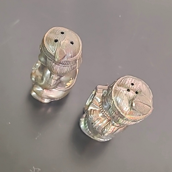 Vintage 90s Japan Metal Native American Indian Couple Salt & Pepper Shakers NM - Picture 10 of 16